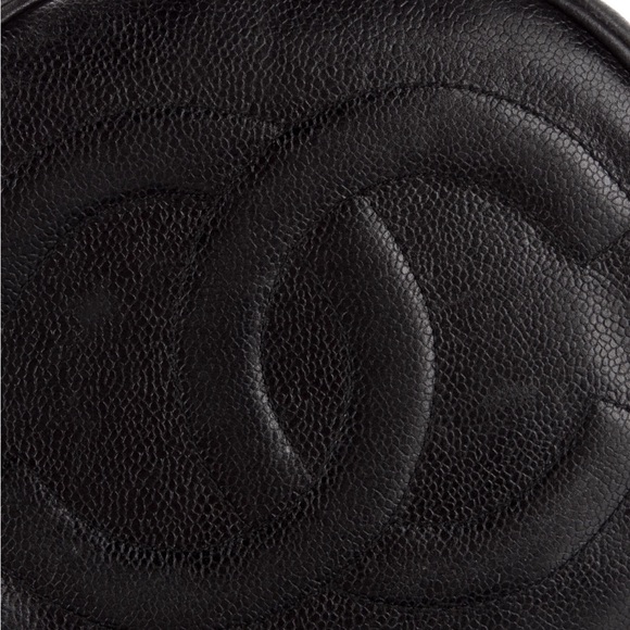 Chanel bucket bag with gold chain strap - Picture 5 of 15